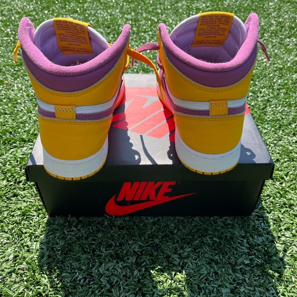 Air Jordan 1 ‘BrotherHood’
Size 5y
9/10 Condition
Buy Now $120 - Picture 5 of 7